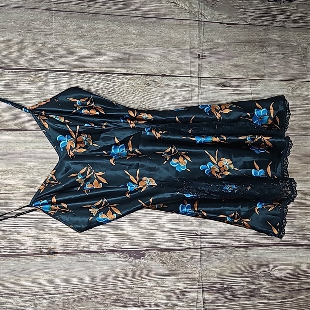 VTG Victoria's Secret Silk Floral Print Slip Sz P